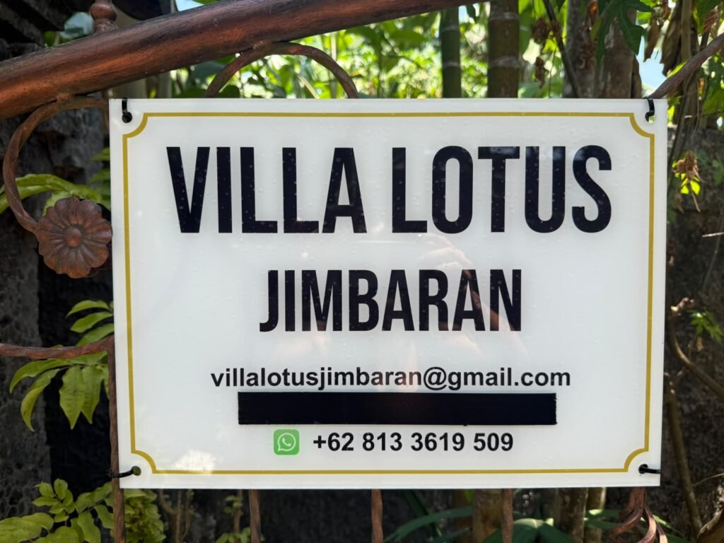 villa lotus jimbaran enseigne entree 2