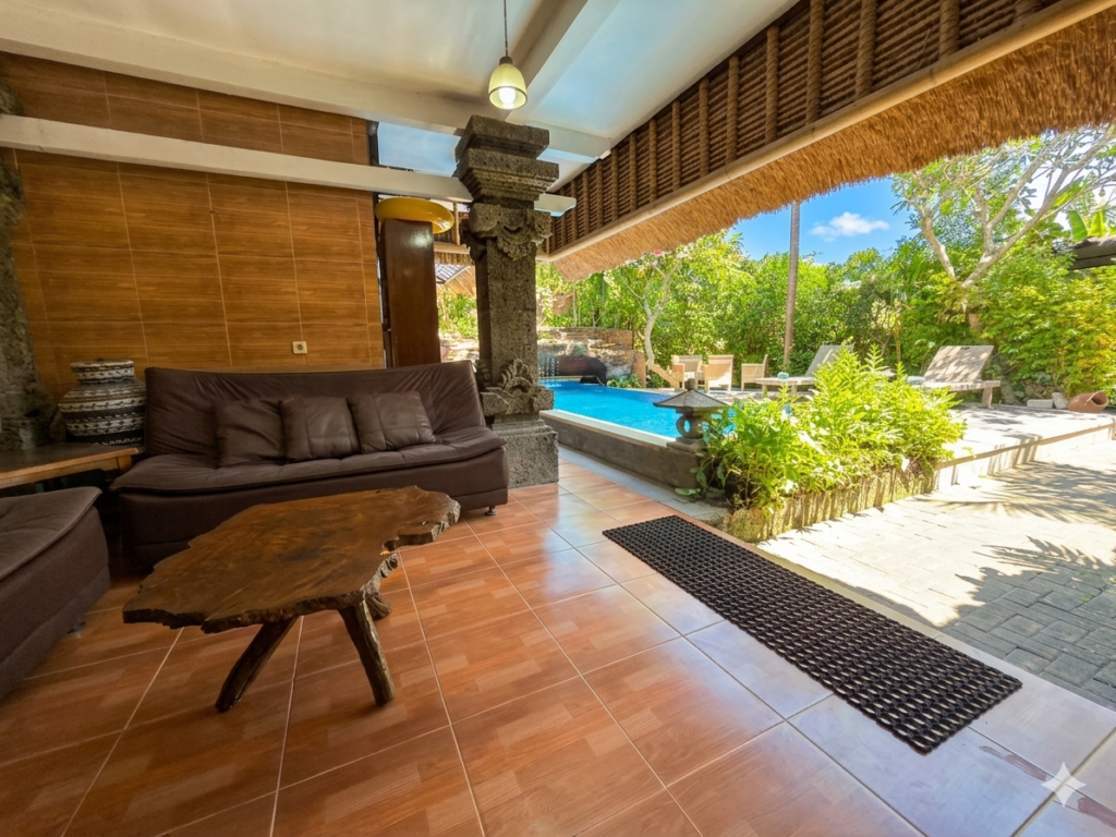 villa lotus jimbaran petit dejeuner terrasse 1