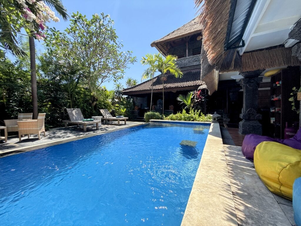 villa lotus jimbaran piscine 3 scaled